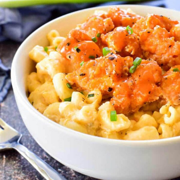 Buffalo Finger Mac and Cheese