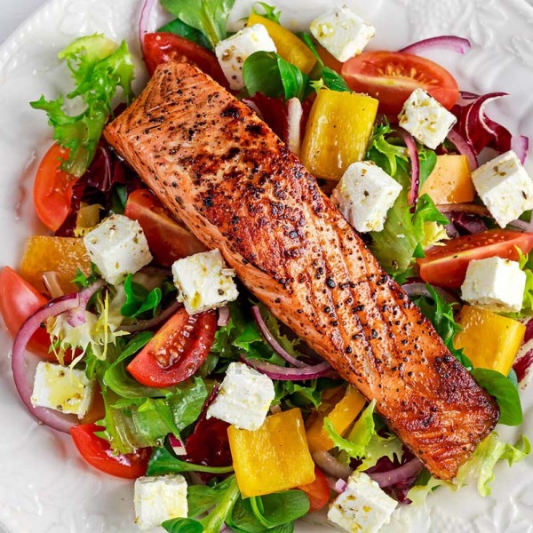 Mediterranean Grilled Salmon Salad